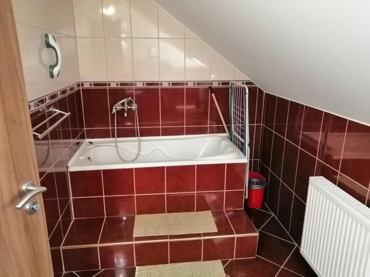 Csipkehaz Apartman Cserkeszőlő Εξωτερικό φωτογραφία