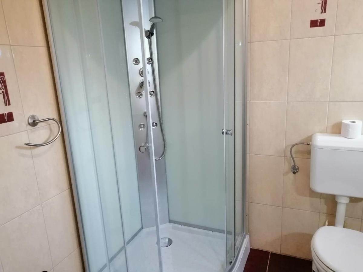 Csipkehaz Apartman Cserkeszőlő Εξωτερικό φωτογραφία