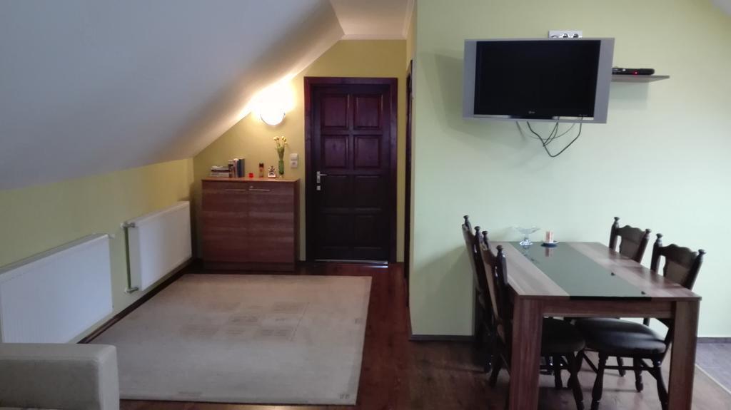 Csipkehaz Apartman Cserkeszőlő Εξωτερικό φωτογραφία