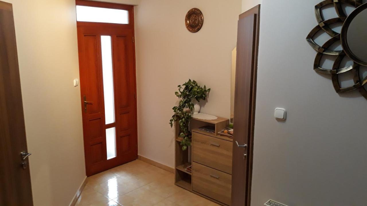 Csipkehaz Apartman Cserkeszőlő Εξωτερικό φωτογραφία
